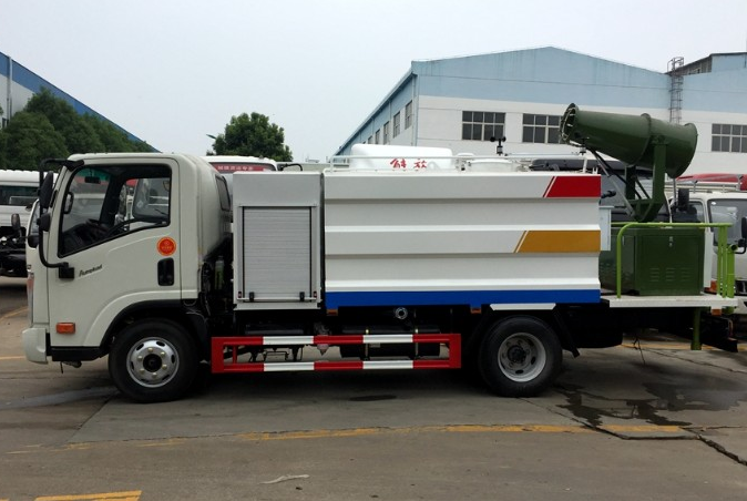 大運多功能環(huán)境檢測抑塵車圖片