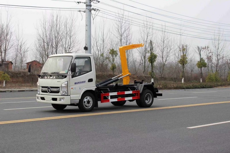 凱馬4方勾臂垃圾車