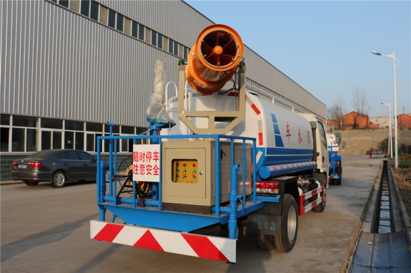 東風(fēng)多利卡（3方）綠化噴灑車圖片