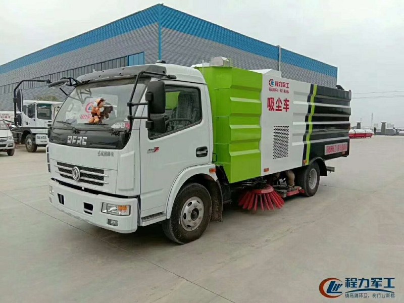 東風大多利卡8方吸塵車