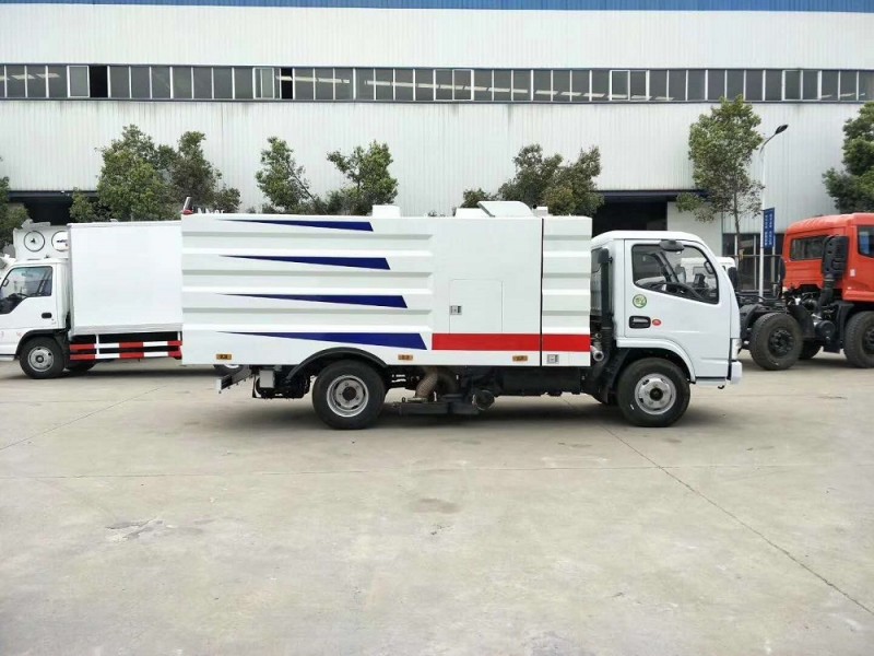 東風(fēng)小多利卡5方吸塵車