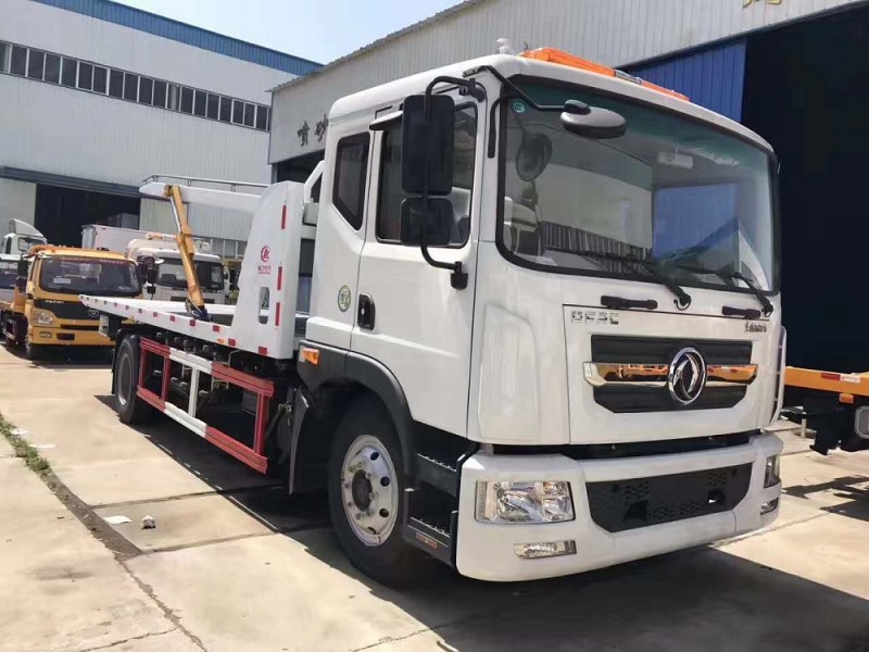 東風(fēng)D9一拖三清障車