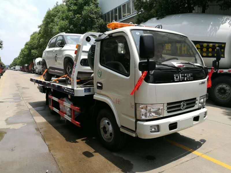 東風多利卡藍牌一拖二清障車