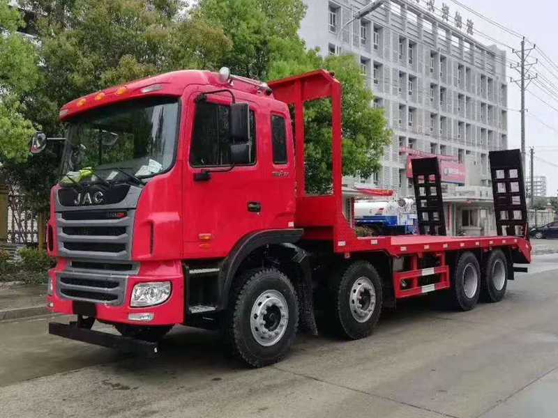 江淮A5前四后八平板運(yùn)輸車(chē)