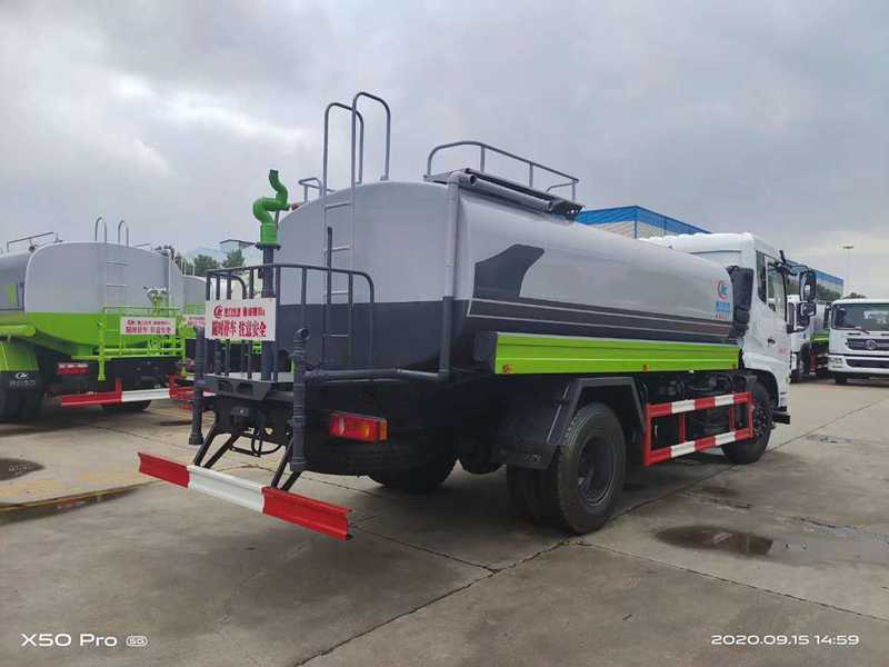 東風D17灑水車（12噸）圖片
