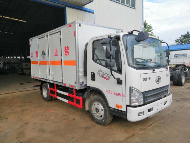 虎V雜項(xiàng)9類危險(xiǎn)物品廂式運(yùn)輸車