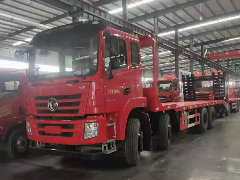 東風(fēng)錦程前四后八平板運(yùn)輸車