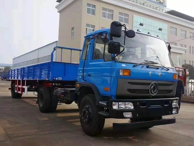 老東風(fēng)145半掛教練車(chē)