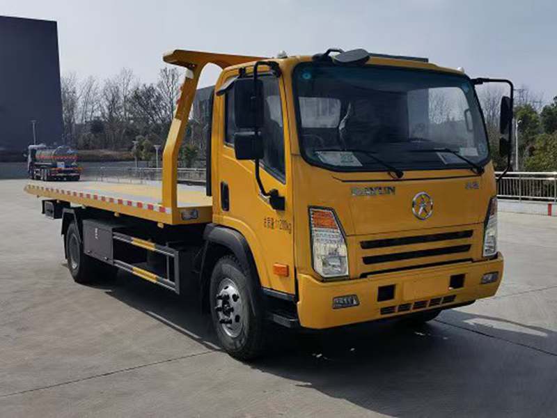 大運(yùn)奧普力一拖二平板清障車(chē)